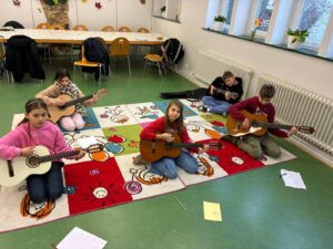 GITARKA: MAŁE PALCE, WIELKIE DŹWIĘKI